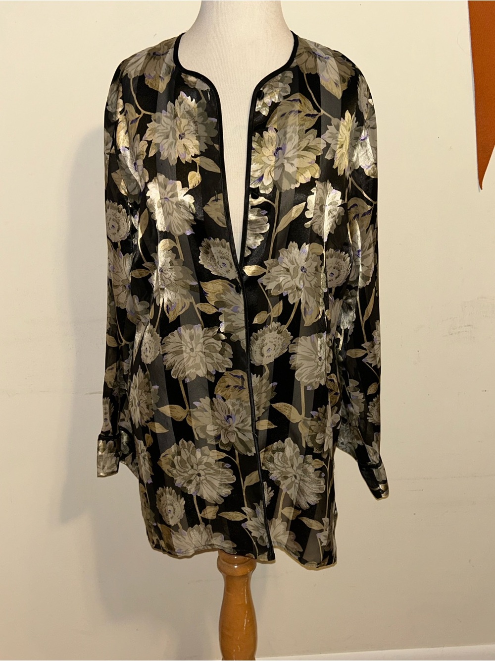 Vintage Judith Hart Floral Sheer Nightwear in Black, Cream & Lavender Size Mediu